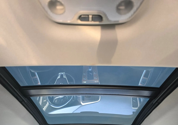 Volvo XC 60 cena 91900 przebieg: 125179, rok produkcji 2017 z Piaseczno małe 631